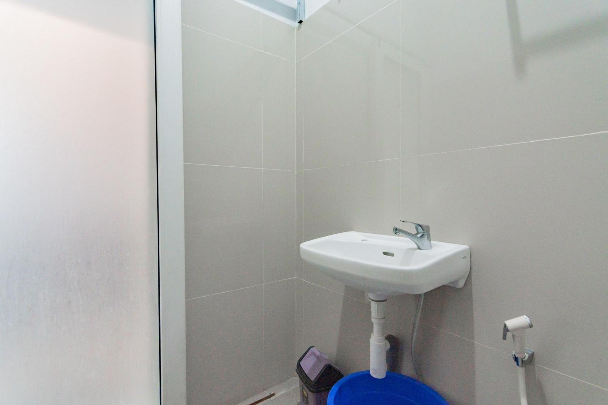 Reddoorz Plus Syariah @ Tuparev Cirebon 3 Quarto foto